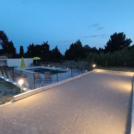 Maison Independante Avec Piscine, 10Min Avignon Pujaut Luaran gambar
